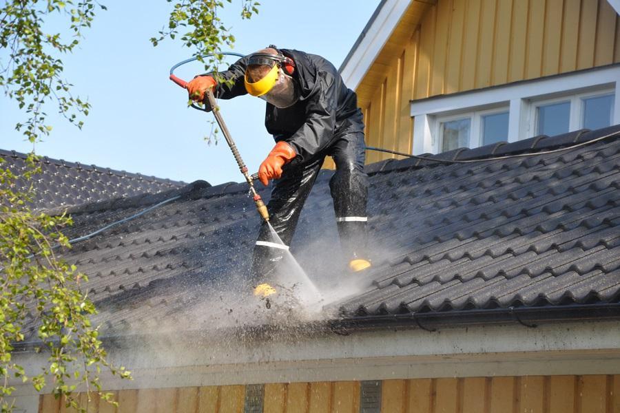 Pressure washing gutters