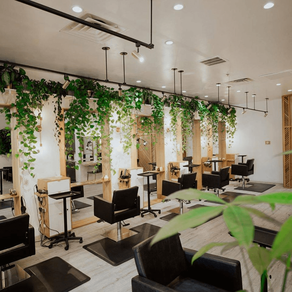 Elegant beauty salon interior at Salon Beauté Muskaan in Saint-Laurent, Montreal