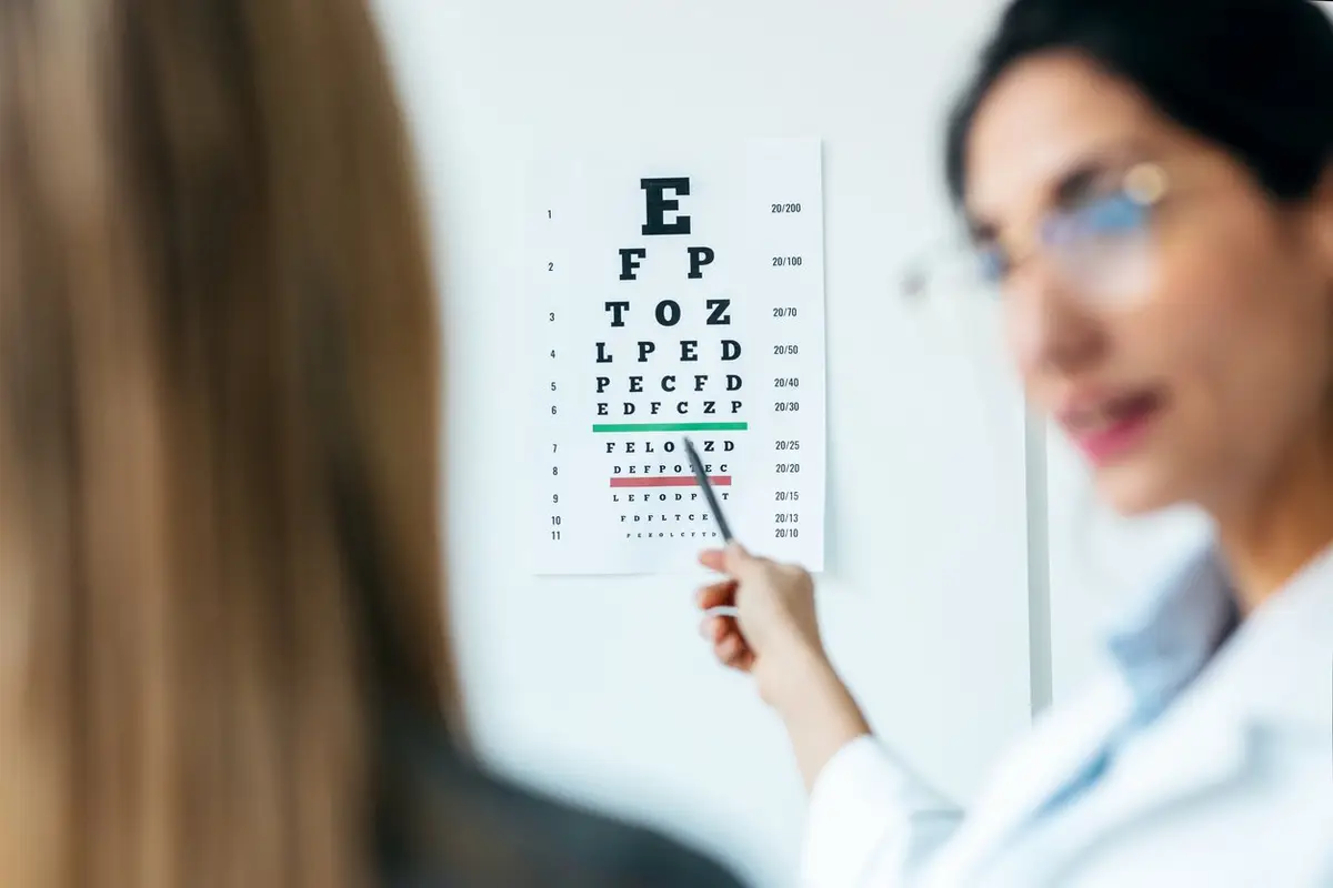 Examen de la vue avec Dre Rachelle Savoie, optométriste à Bathurst