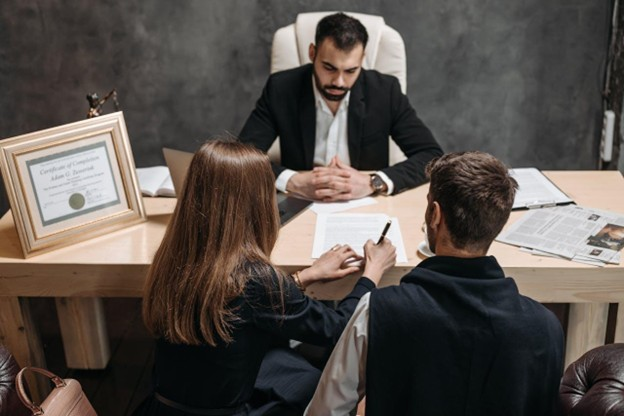 Family lawyer consultation in Hamilton office